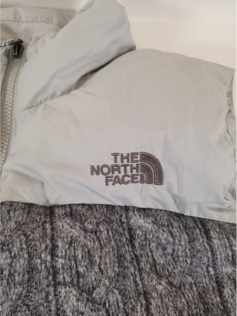 North face goose down vest grey womens small sweater print